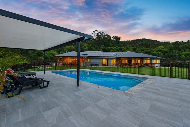 33 Homestead Crescent, QLD 4208