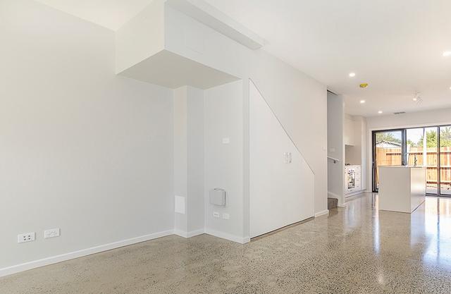3/8 McGowan Place, ACT 2602