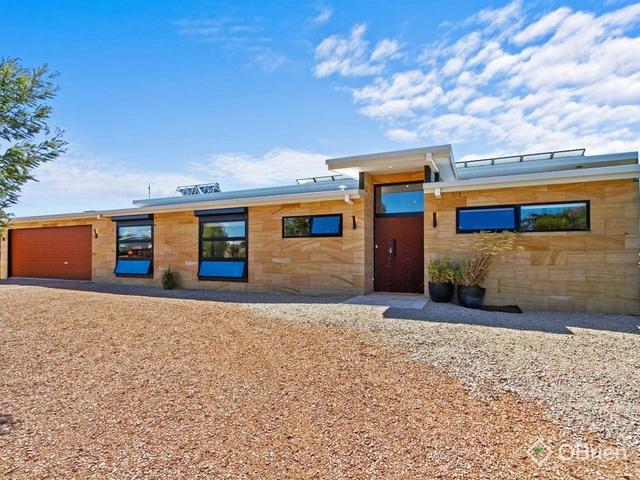 39 Corins Crescent, VIC 3875