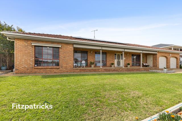 17 Amsterdam Crescent, NSW 2650