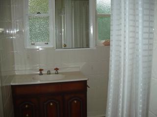 Bathroom (2006-03-30)
