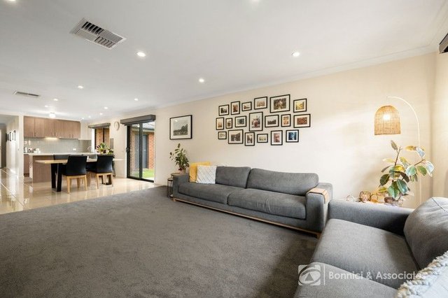 9 Hayes Drive, VIC 3747