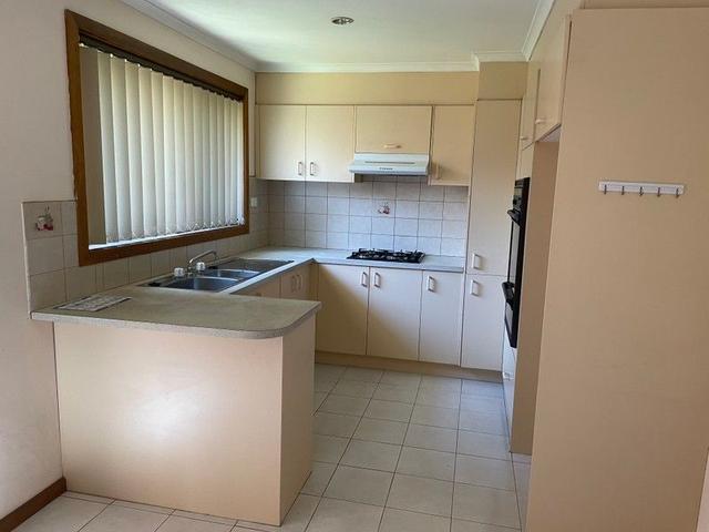 2/18 Rata Street, VIC 3150