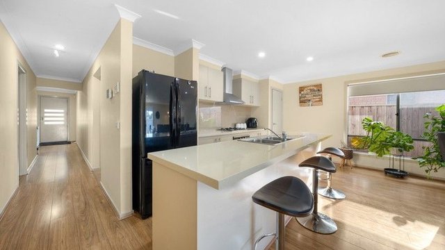 34 Dunraven Crescent, VIC 3754