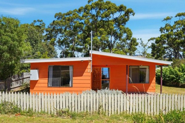 2 Cray Point Parade, TAS 7112