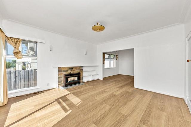 8 Fairhills  Parade, VIC 3150