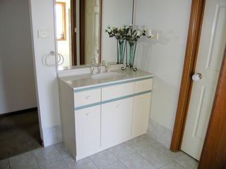 2nd Powder Room