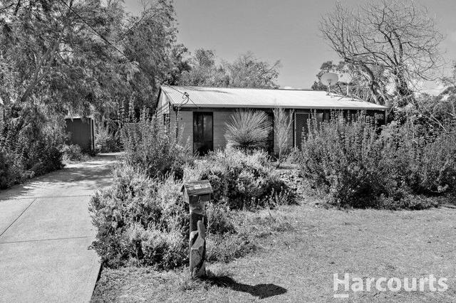 4 Hide-A-Way Vale, WA 6215