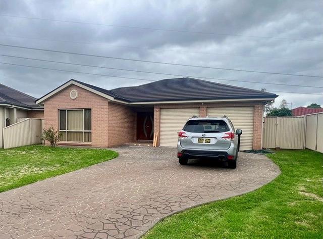 19 Dee Close, NSW 2170