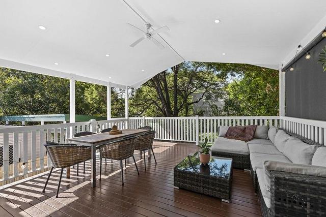 32 Caroline Street, QLD 4103