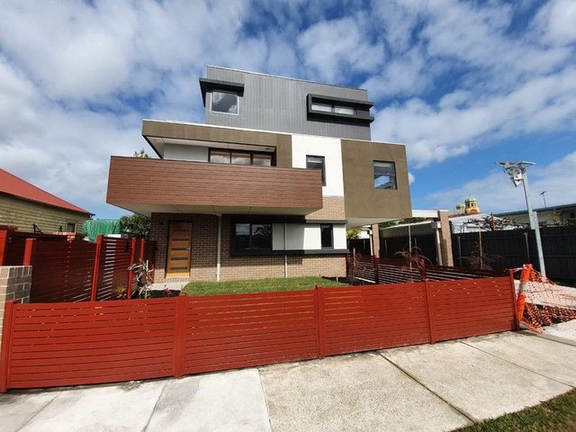 4/2 Mill Road, VIC 3166