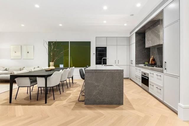102/380 Albert Street, VIC 3002