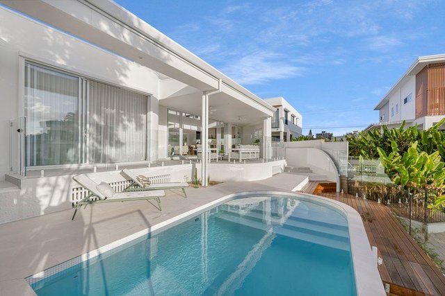 1 Crest View Key, QLD 4218