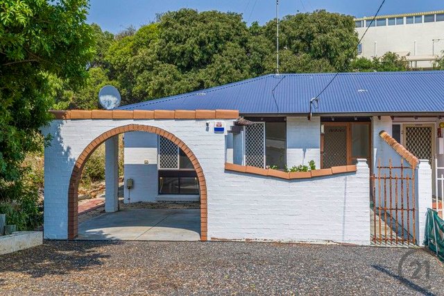 1/10 Mippi Road, WA 6210