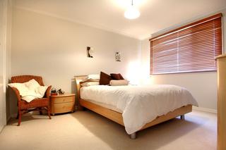 Bed 1 (2007-04-26)