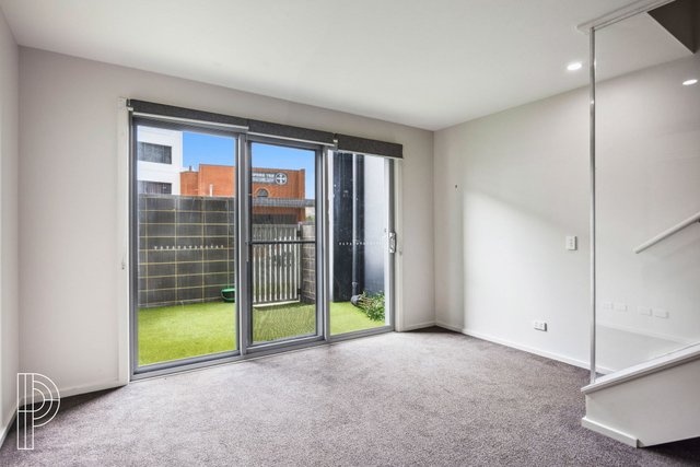 8/35 Oakden Street, ACT 2900