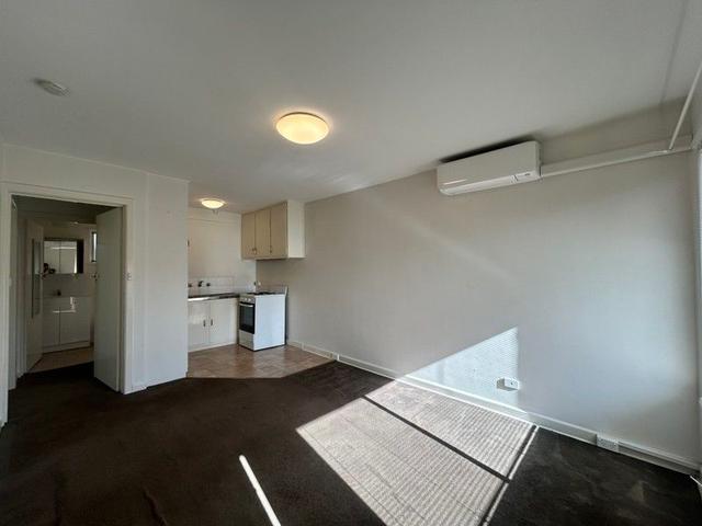 1/15 Howe St, VIC 3163