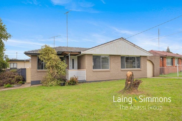 17 Dollin Street, NSW 2760