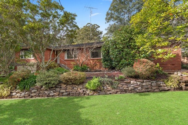2 Oak Street, NSW 2076