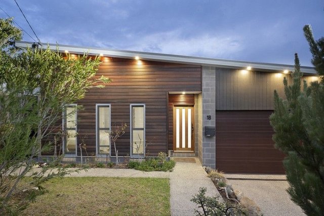 18 Adele Court, VIC 3941