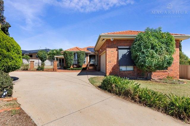 5 Chisholm Place, NSW 2650