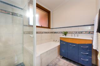 Bathroom (2016-04-28)