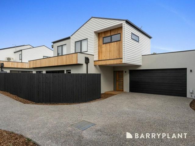 2/4 Pearson Street, VIC 3940