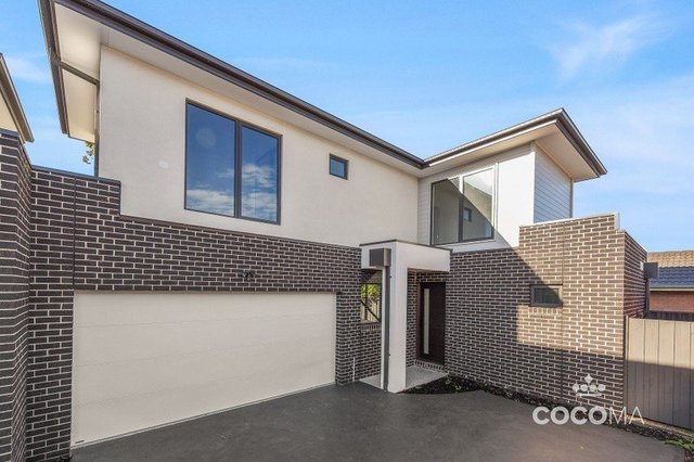 2/7 Pau Street, VIC 3174