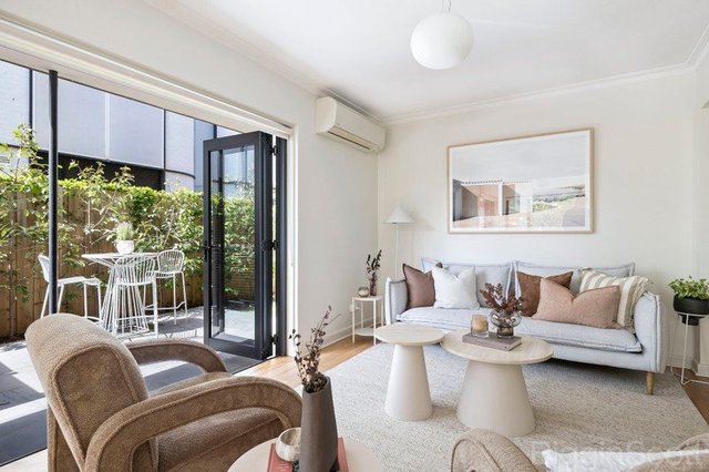 1/33 Pine Avenue, VIC 3184