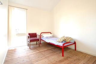 Bed 2 (2006-09-01)
