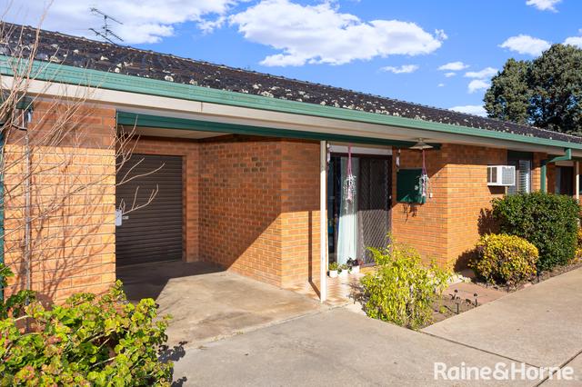 4/7 Langdon Avenue, NSW 2650