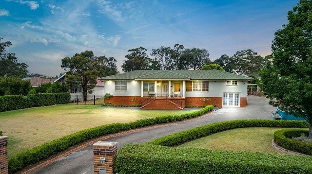 15 Elizabeth Macarthur Avenue, NSW 2570