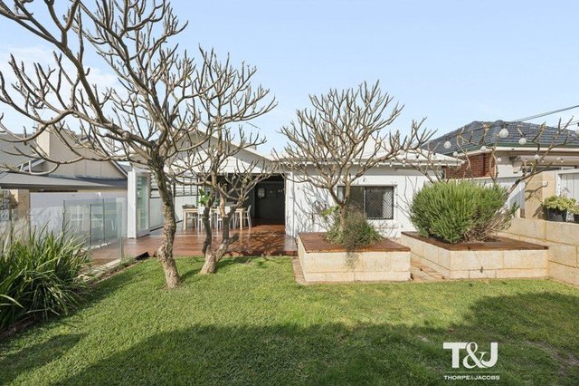 252 Woodside Street, WA 6018
