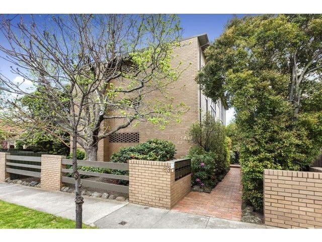 2/83 Mathoura Road, VIC 3142