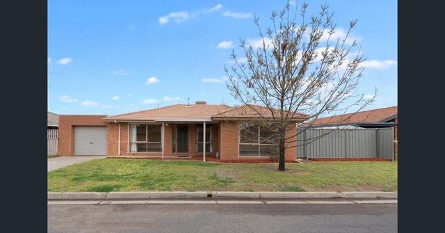 1 Paradise Court, NSW 2647