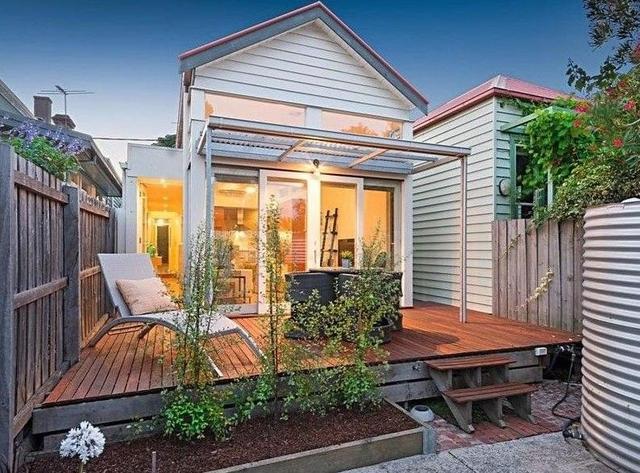 10 Howard Street, VIC 3056
