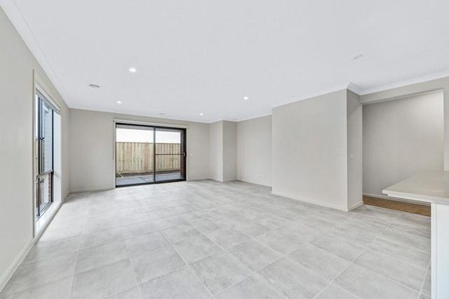 10 Ironstone Street, VIC 3977