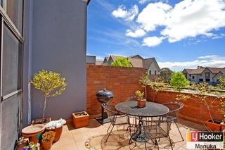 Entertaining Area/Front Courtyard