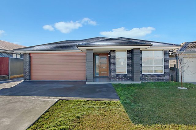 17 Goss  Loop, NSW 2570