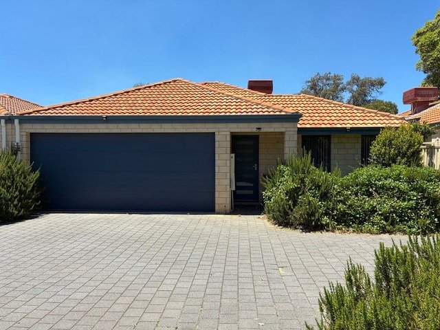 2/126 Wheatley Street, WA 6110