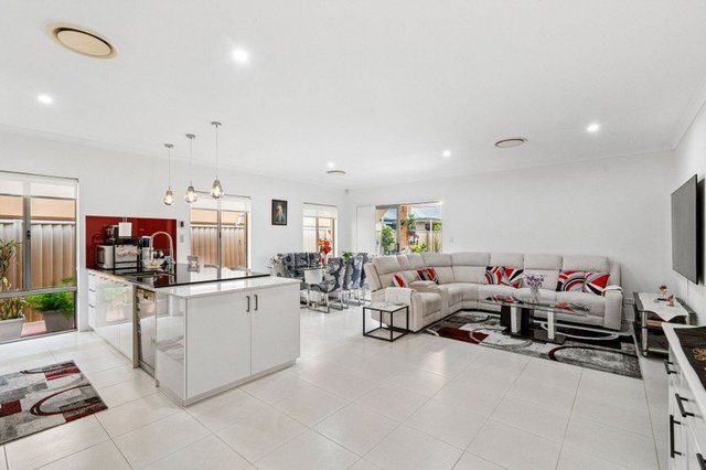87 Bradstocks Grove, WA 6110