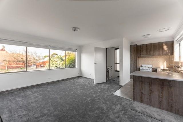 4/9 Warrigal Road, VIC 3166
