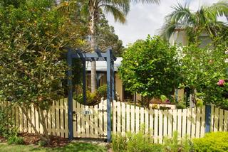 Entrance (2010-12-08)