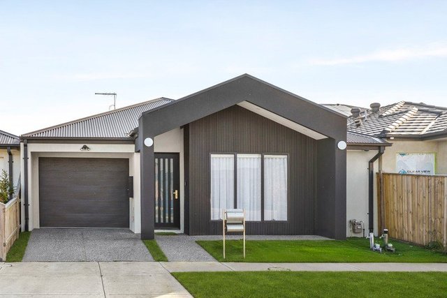 9 Moonstone Road, VIC 3064