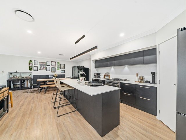 10 Bush Tucker Drive, QLD 4504