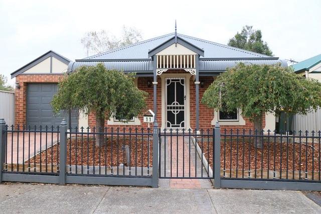 11 Leawood Glade, VIC 3064