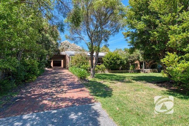 4 Roundhay Court, VIC 3806