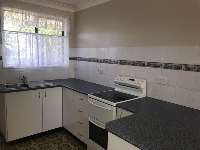 4/15 Greaves  Street, NSW 2360