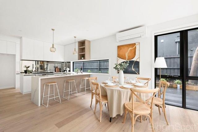 2/1062 North Road, VIC 3165