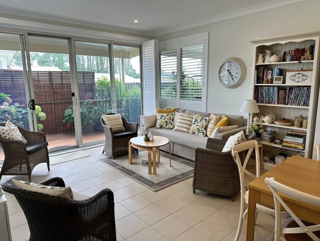 15/70 Little River Road, NSW 2622